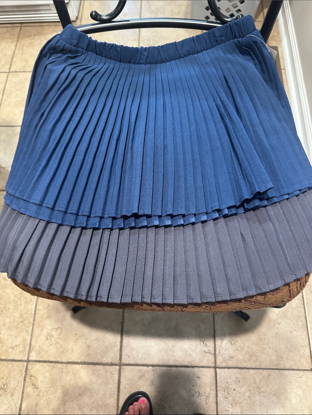 No boundaries pleated skirts
